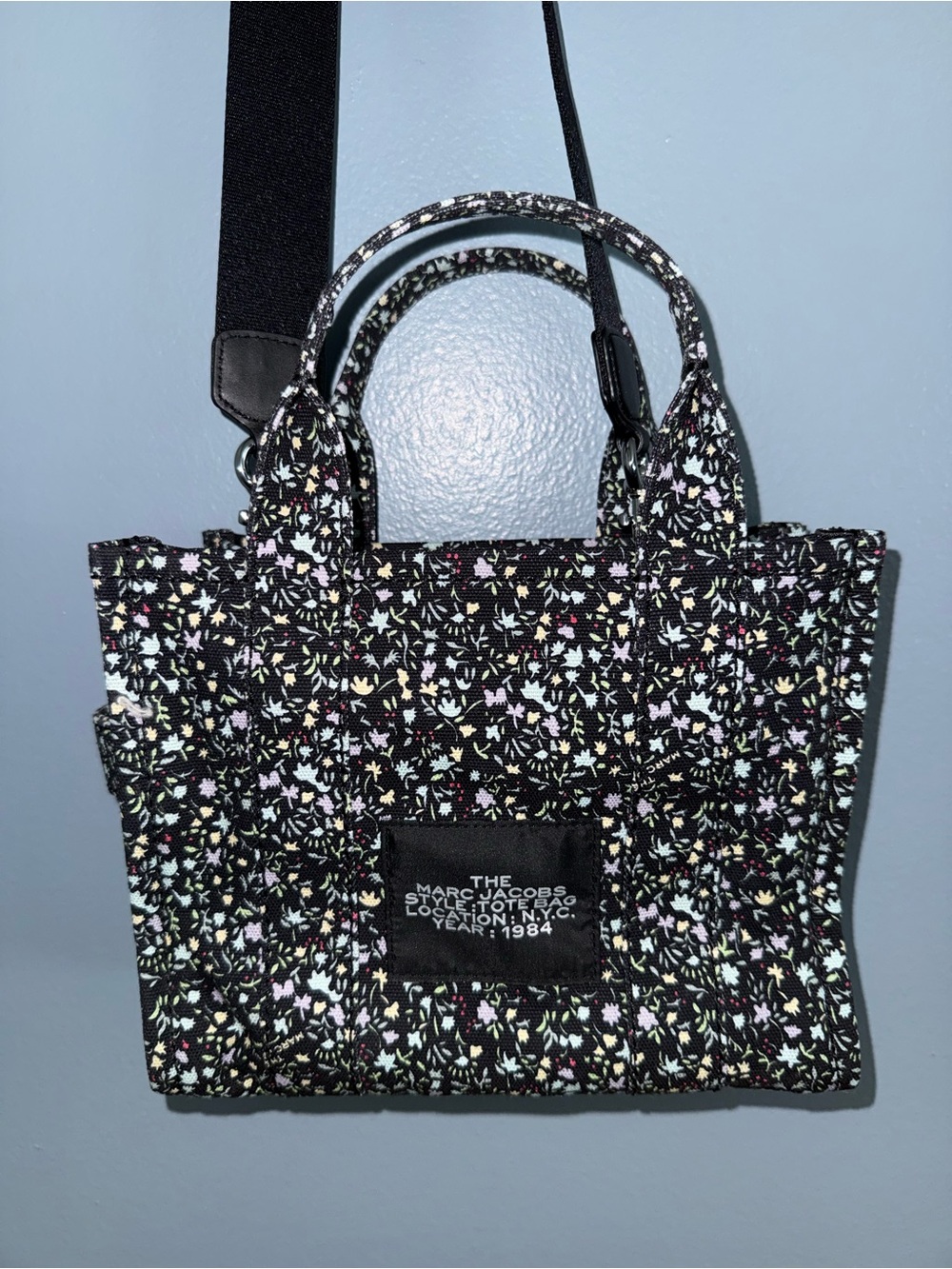 Marc Jacobs Black Floral Logo Tote with Adjustable Strap - Picture 3 of 4